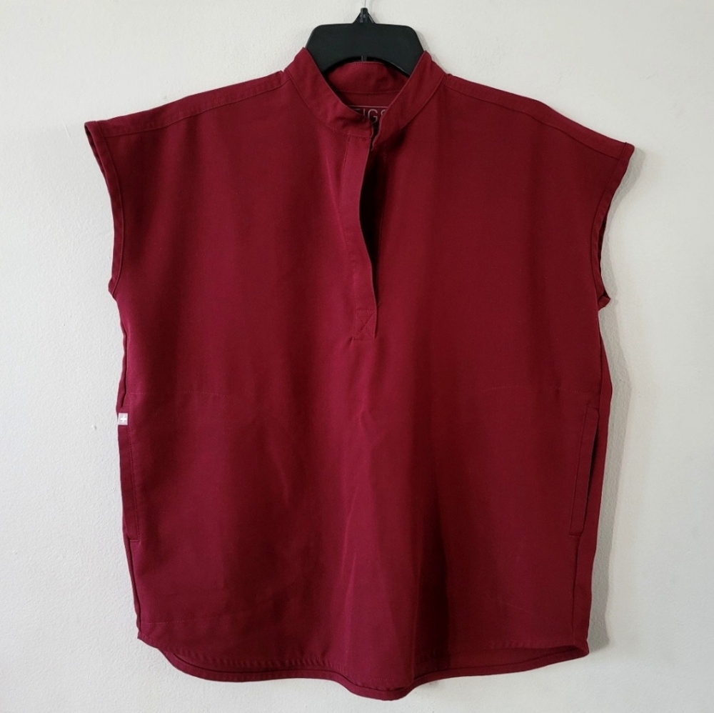 Figs Rafaela Oversized Scrub TopSize XSMALL color burgundy Excellent condition